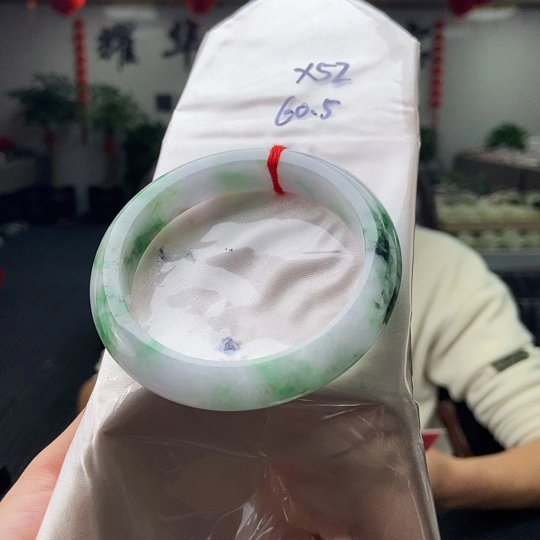 翡翠手镯未镶嵌拍一发一