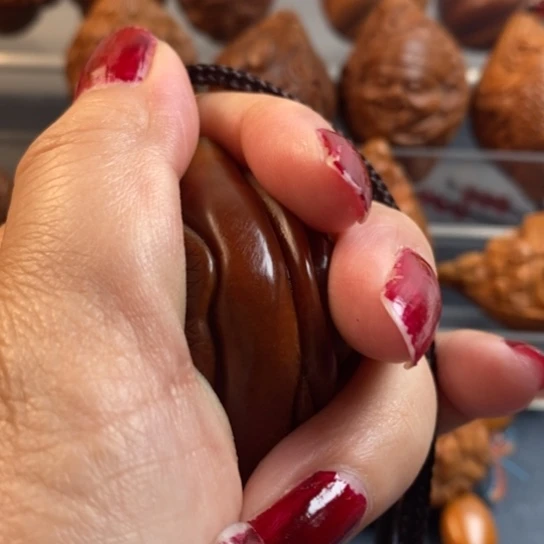 橄榄核吊坠巴西玉华蝴蝶