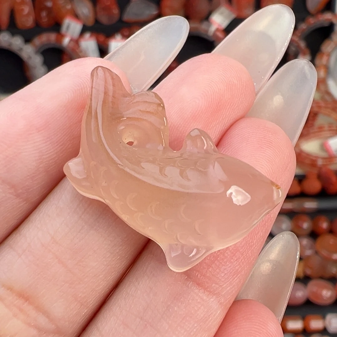 南红玛瑙未镶嵌颈饰锦鲤鱼