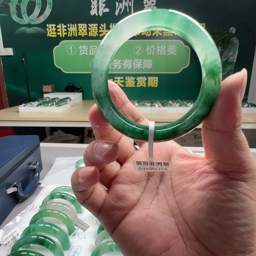 未镶嵌手镯石英质玉