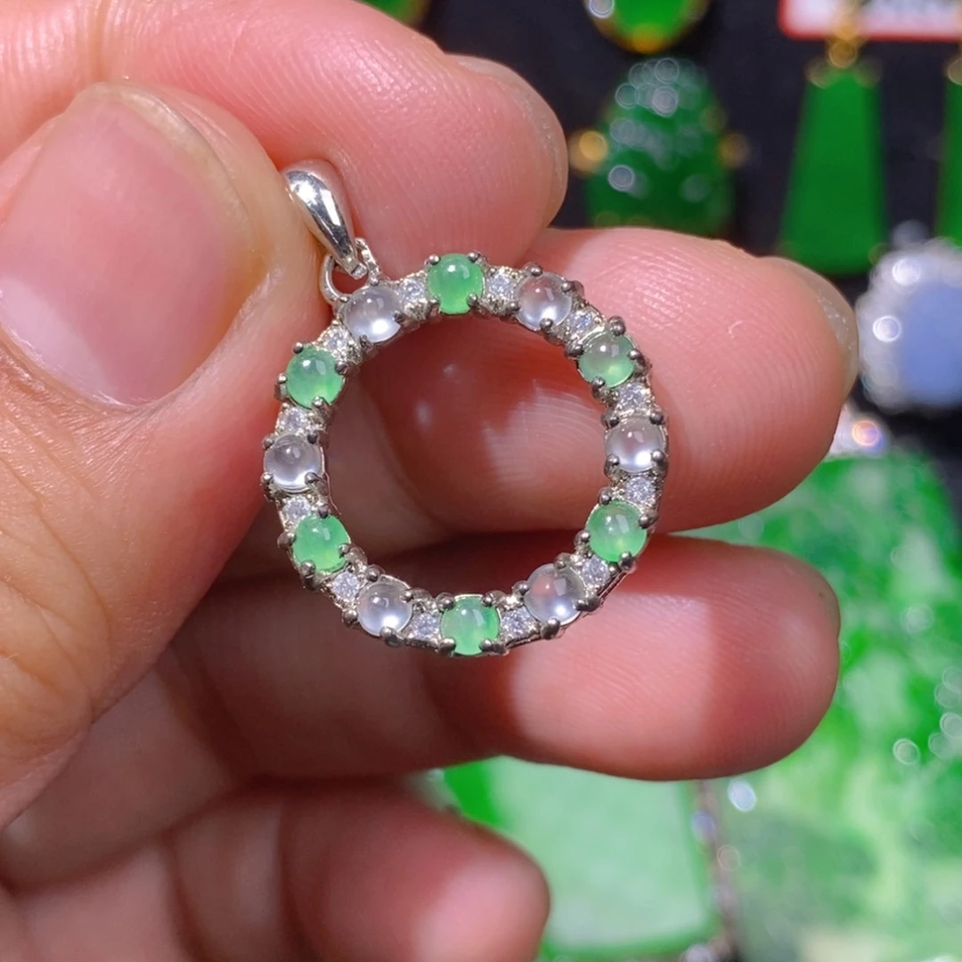 翡翠未镶嵌吊坠(赠链)