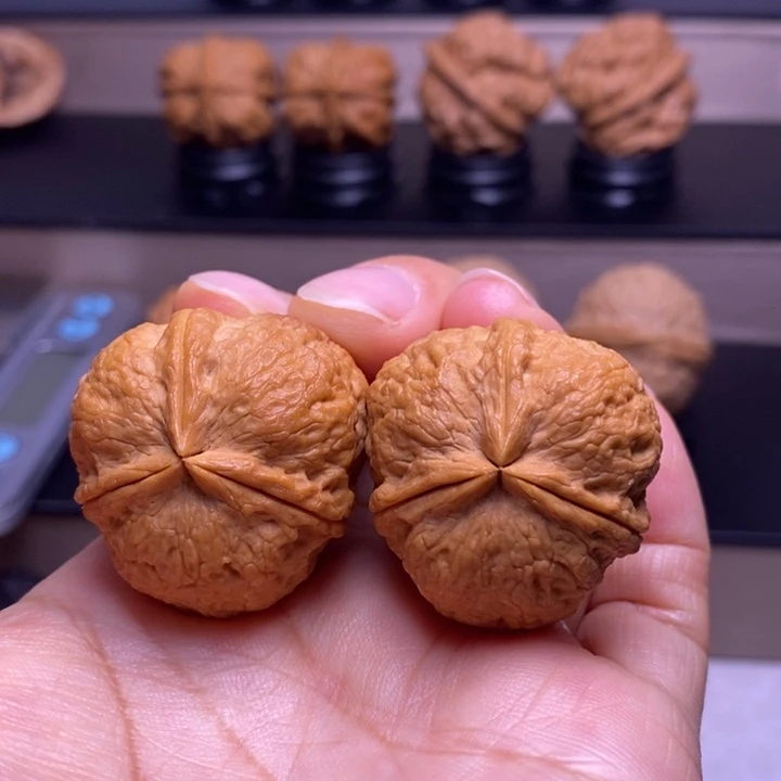 把件文玩核桃满天星三楞43
