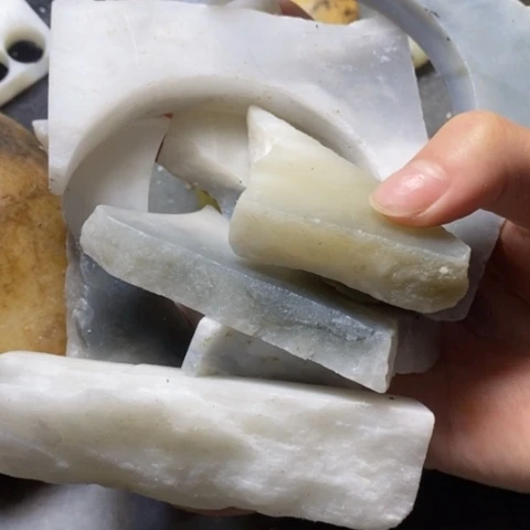 1碧玺（处理）玉石