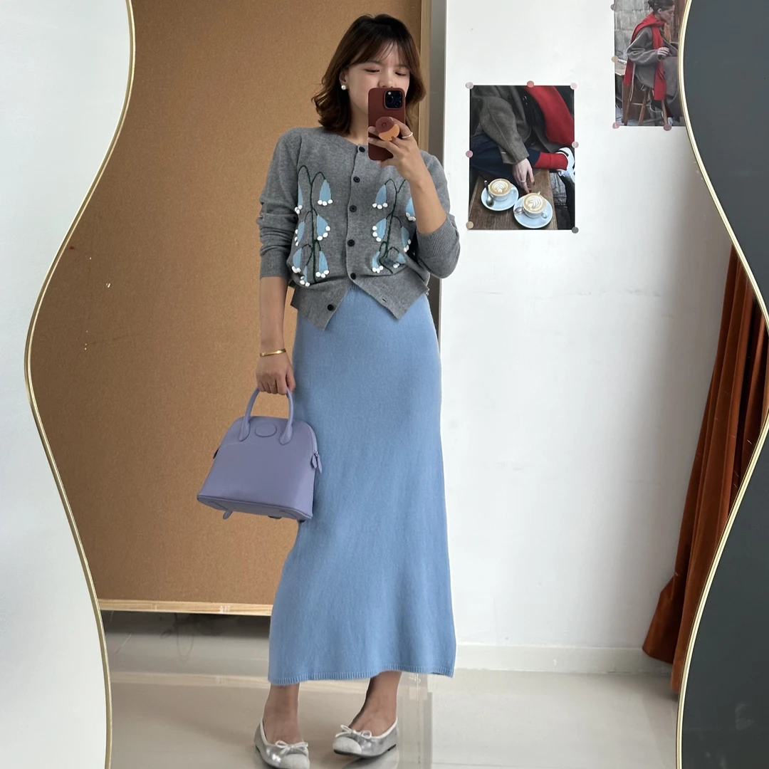 花朵拼色羊毛开衫