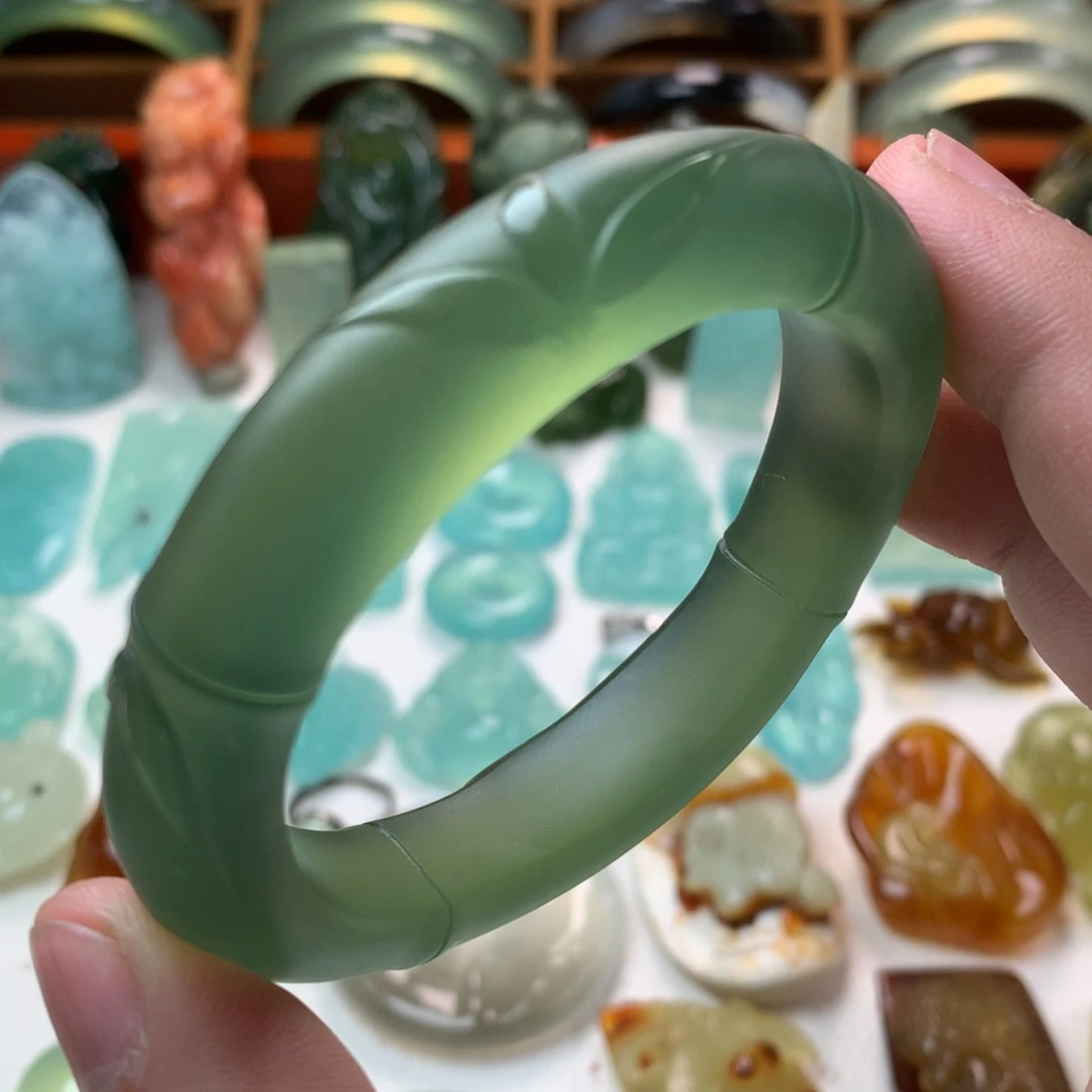 蛇纹石玉未镶嵌手镯