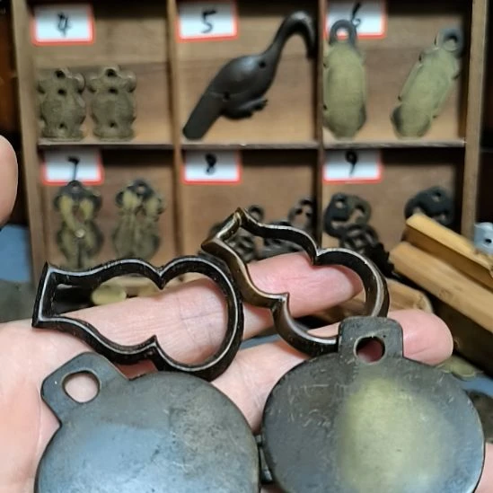 泉***千镀金拉手四个，包浆自然