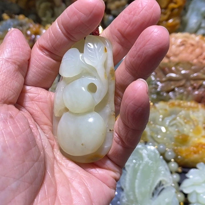 蛇纹石玉岫玉吊坠未镶嵌平*?