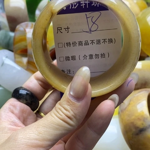 未镶嵌手镯石英质玉