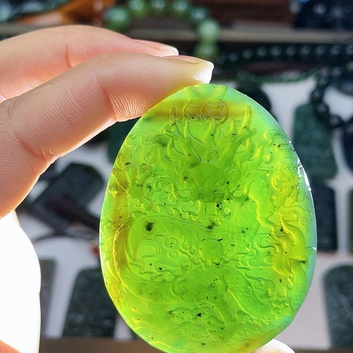 蛇纹石玉未镶嵌挂件泰山玉龙行天下