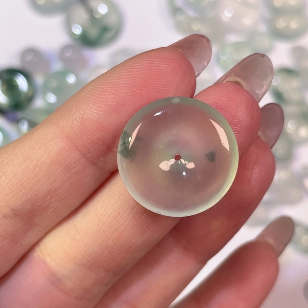 翡翠未镶嵌颈饰裸石