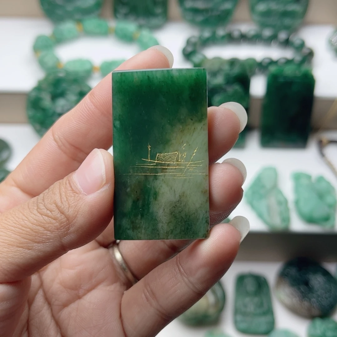 独山玉未镶嵌挂件