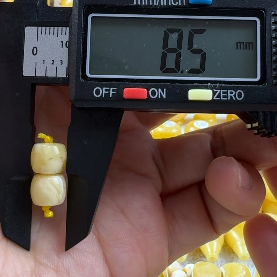 蜜蜡未镶嵌裸石15杂