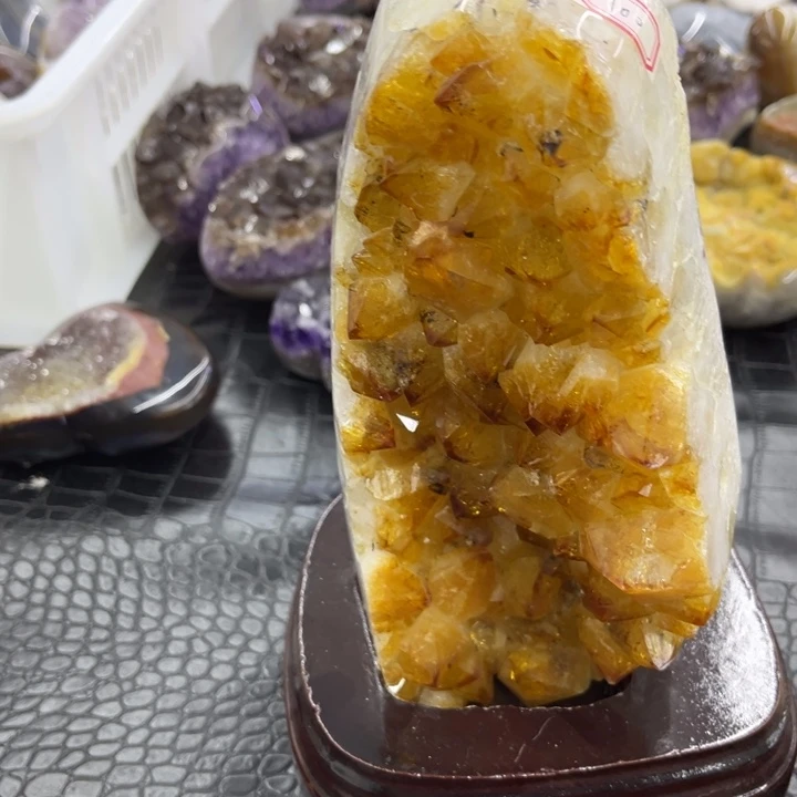 水晶未镶嵌珠宝半成品