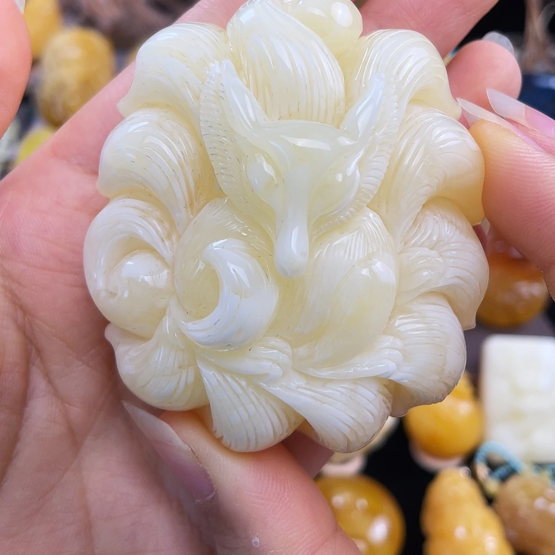 琥珀未镶嵌珠宝奇石