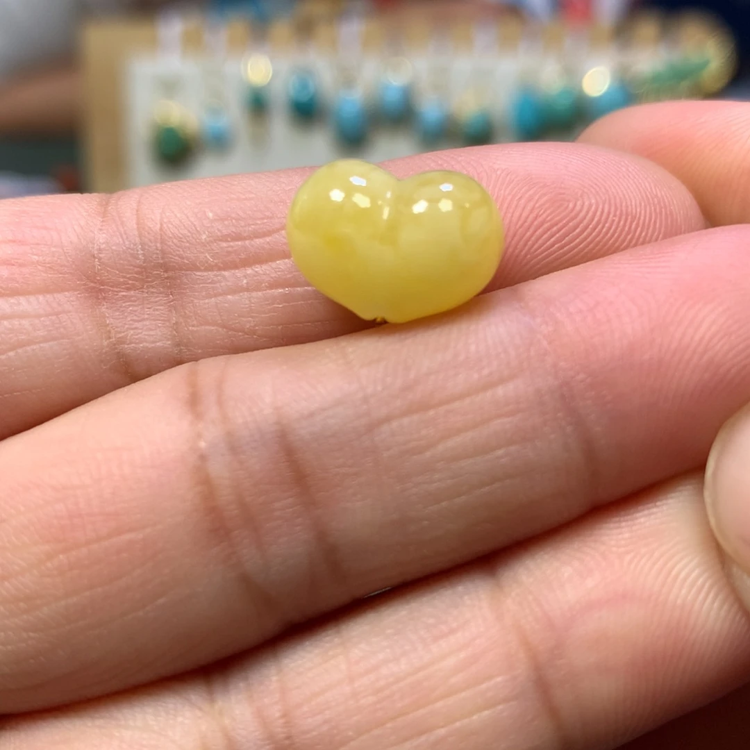 未镶嵌琥珀裸石配饰