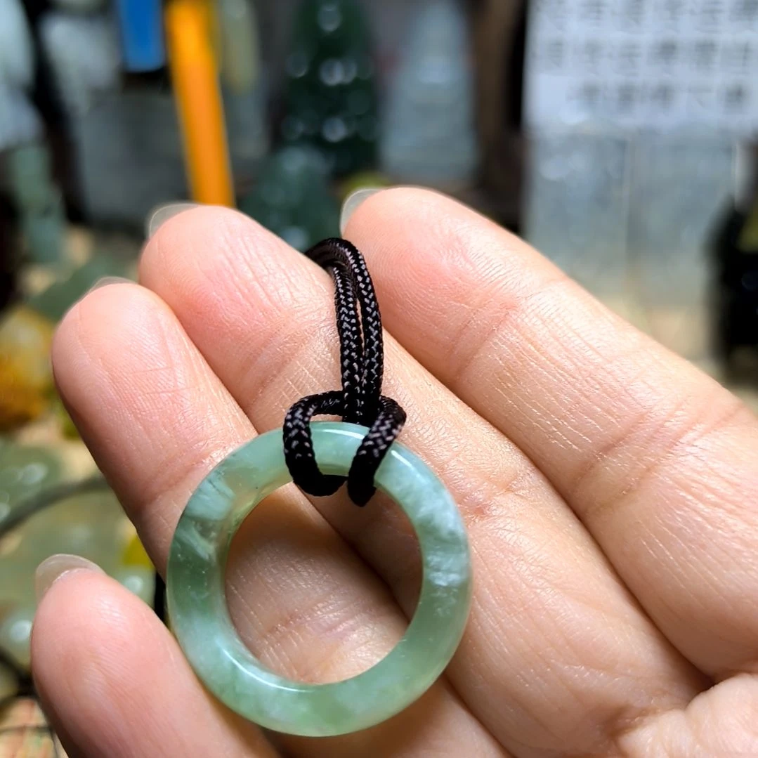 用***5蛇纹石玉合金颈饰