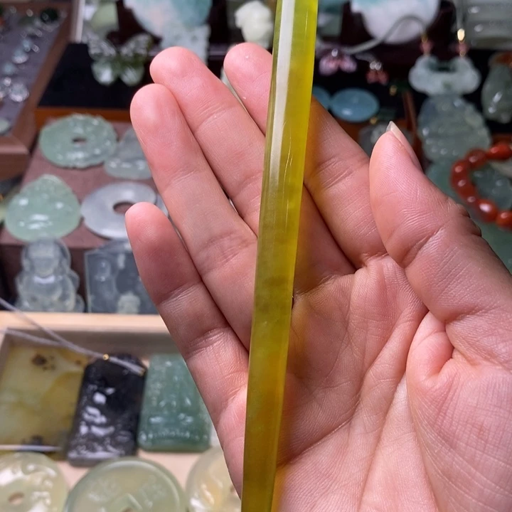 未镶嵌蛇纹石玉颈饰