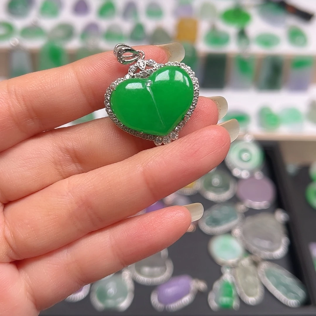 小***张非金属吊坠项链爱心