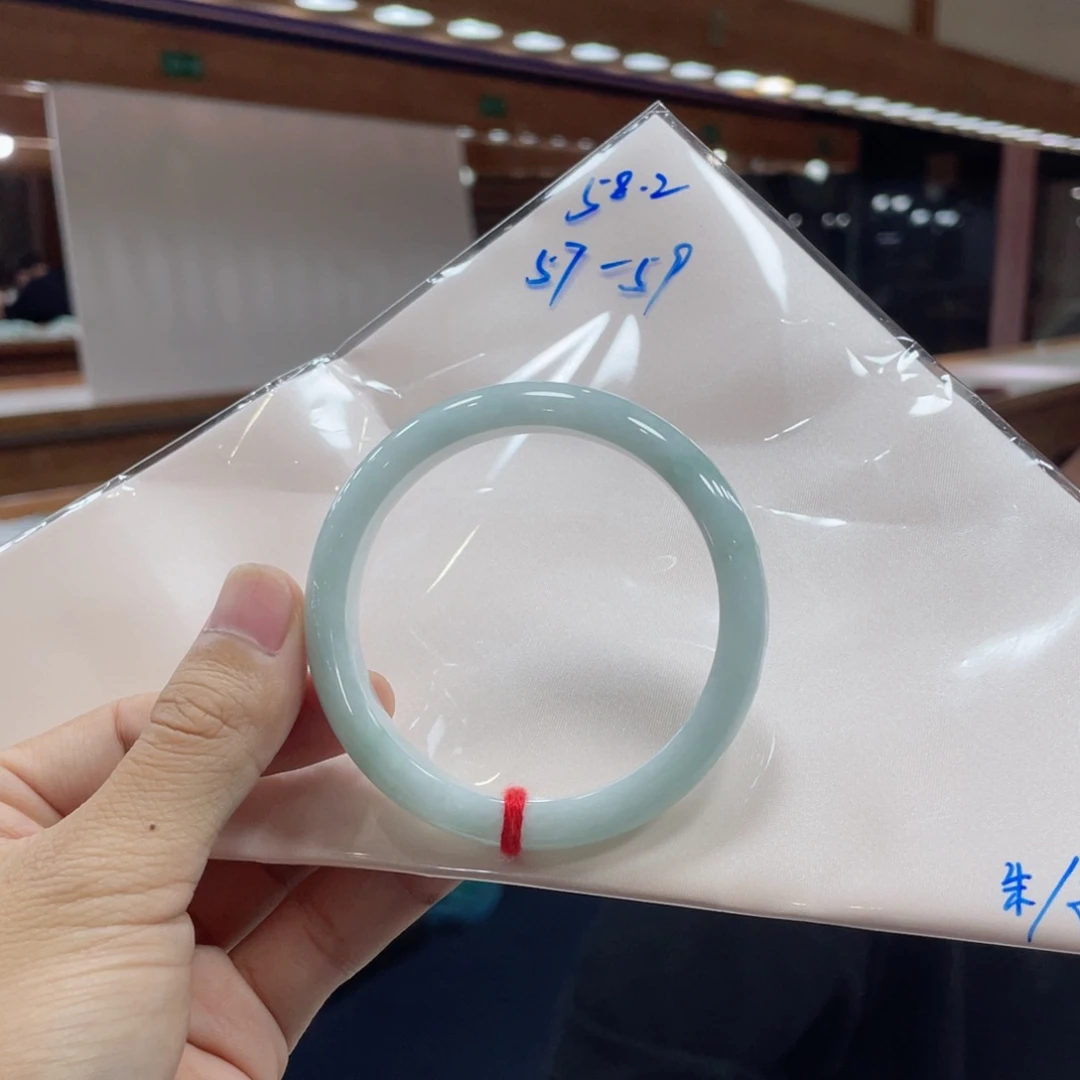 翡翠手镯未镶嵌M****友有包容
