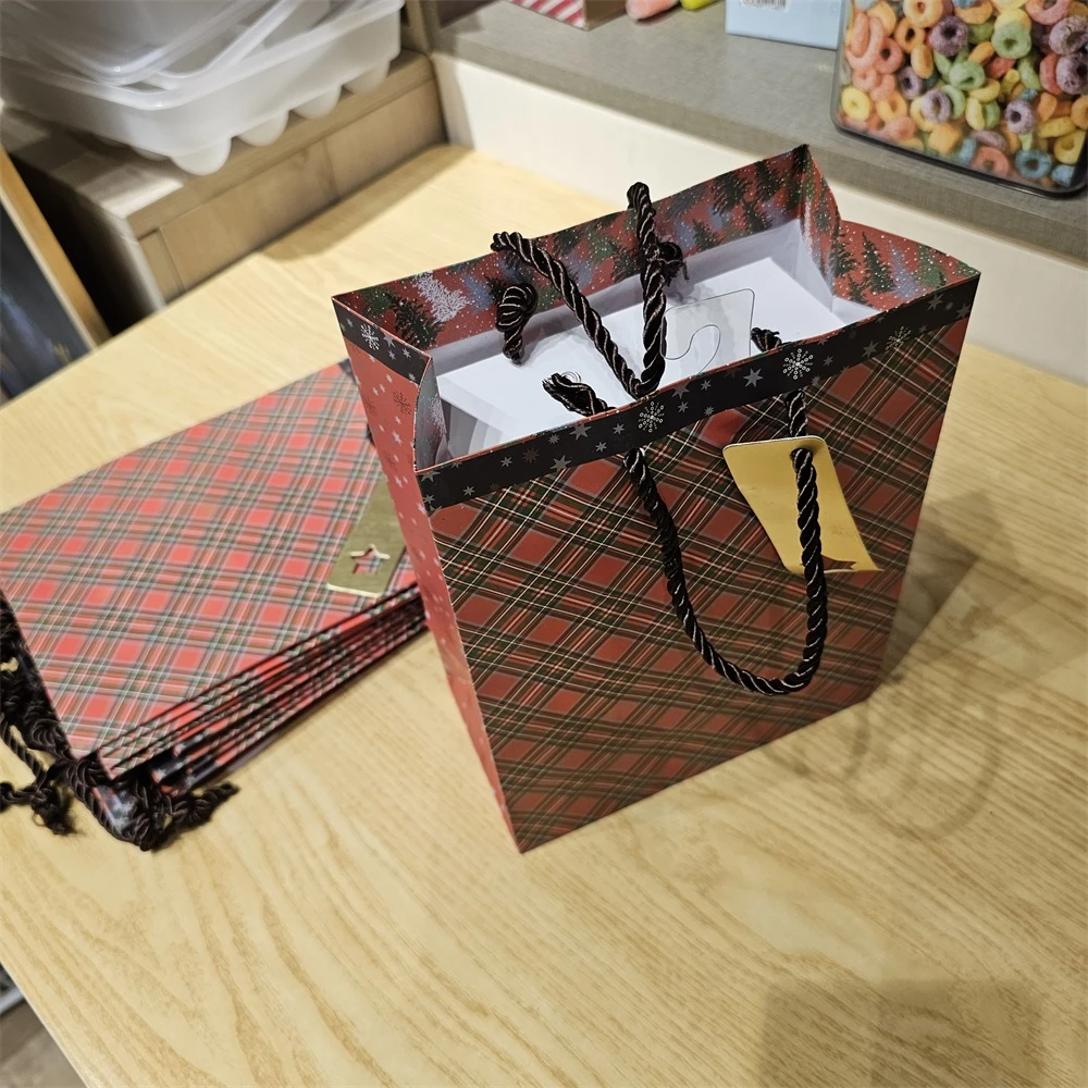 24121103B 环保材质手提礼品袋12个入