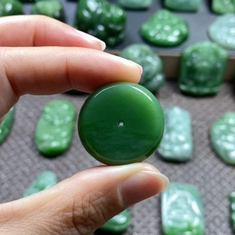 【闪购商品】颈饰未镶嵌和田玉