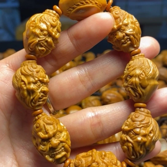 橄榄核吊坠不动明王