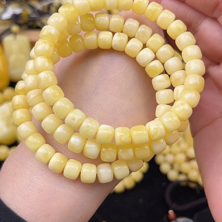 琥珀未镶嵌颈饰琥珀，多样性发其一