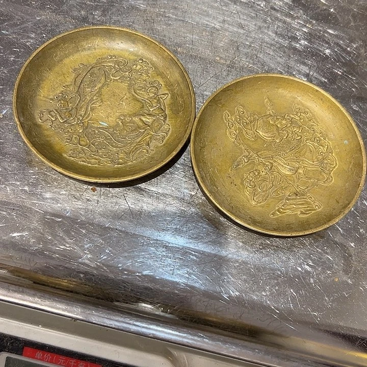 洪*微瑕疵黄铜摆件工艺品