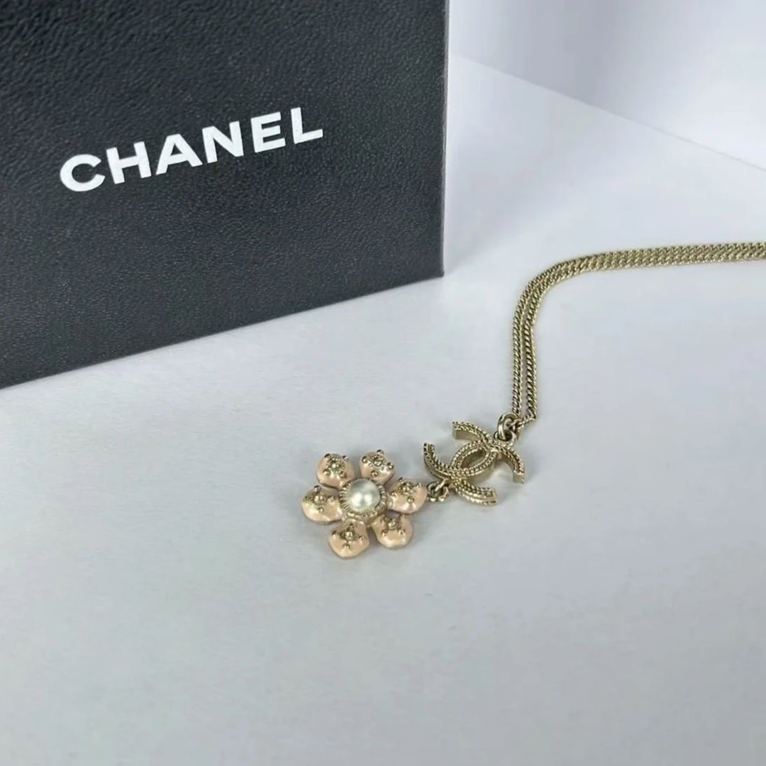 99新 Chanel/香奈儿 长链项链麦穗双C粉色花朵珍珠吊坠 盒子