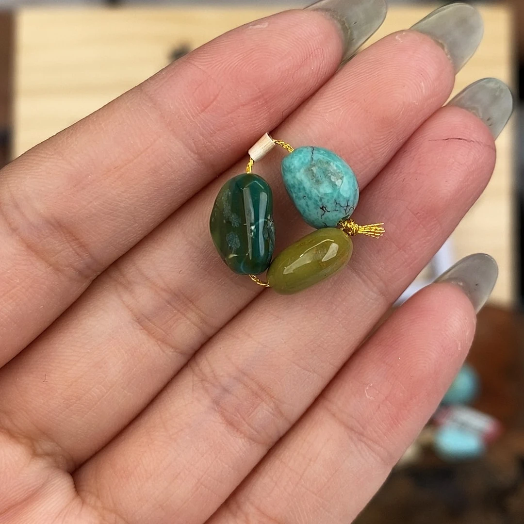 未镶嵌绿松石珠宝奇石