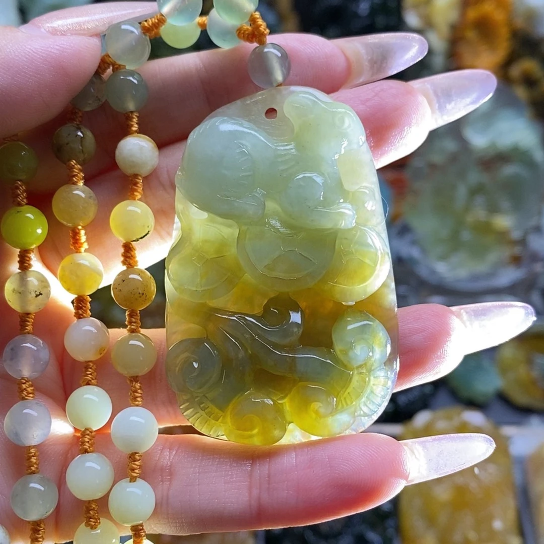 蛇纹石玉未镶嵌颈饰