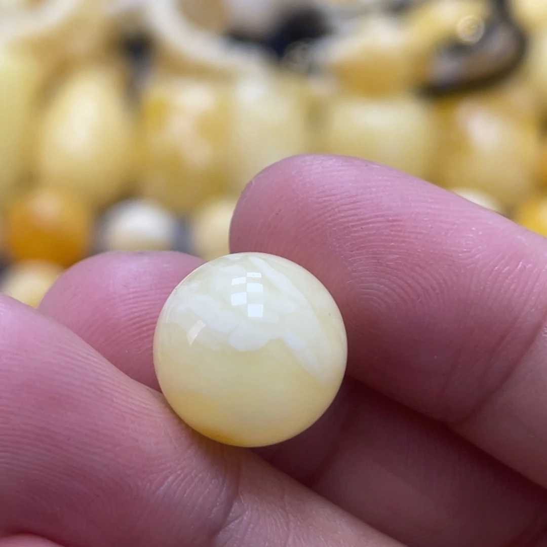 蜜蜡未镶嵌裸石13mm皮色