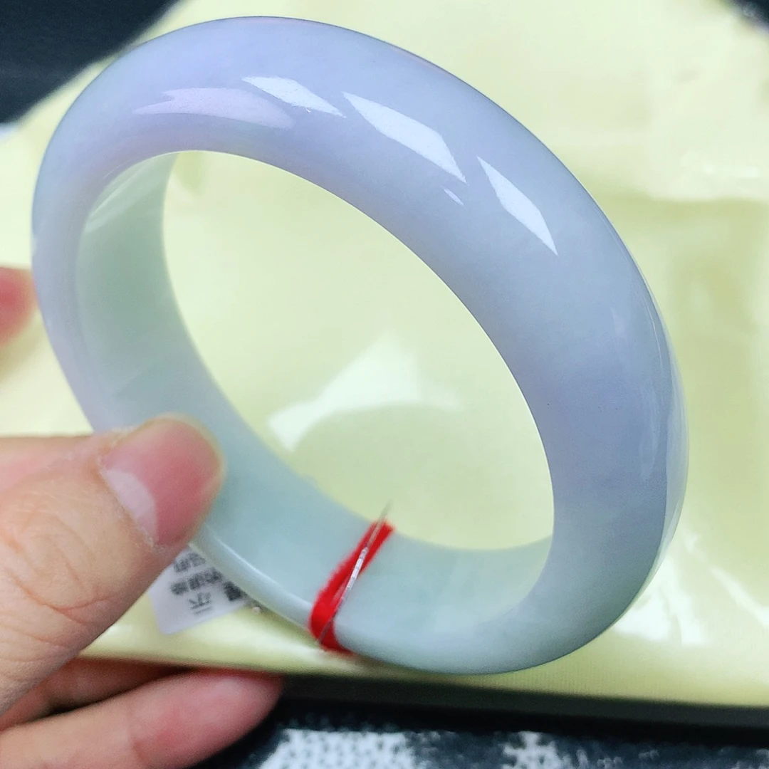 翡翠手镯未镶嵌57轮胎