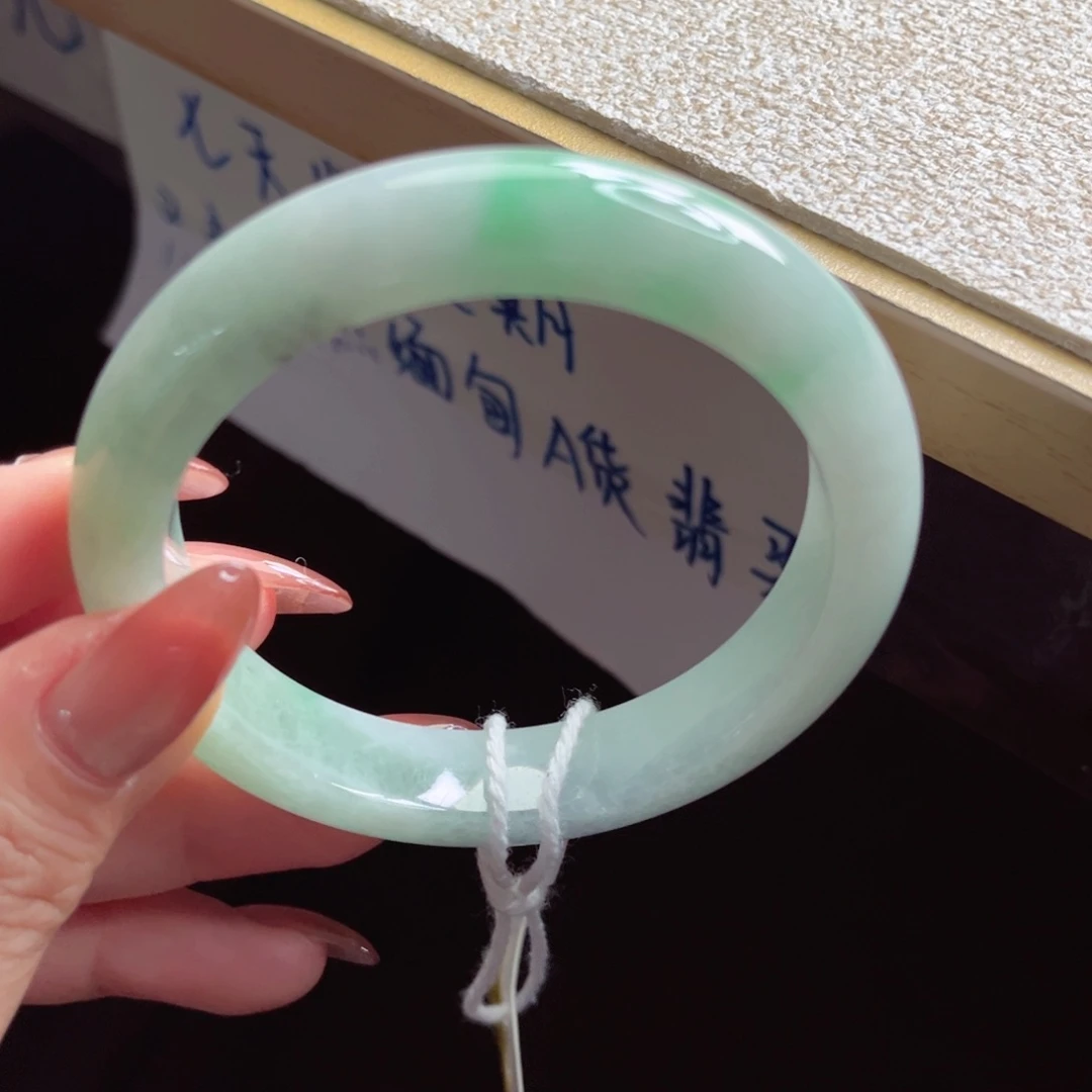 翡翠未镶嵌手镯手镯