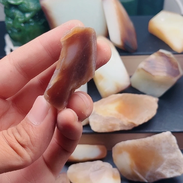 和田玉（糖玉）未镶嵌颈饰