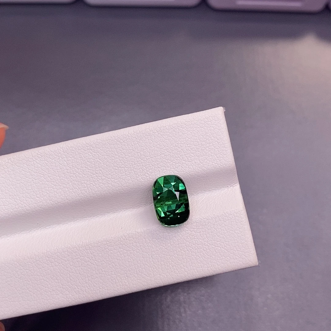 未镶嵌裸石碧玺3.17克拉