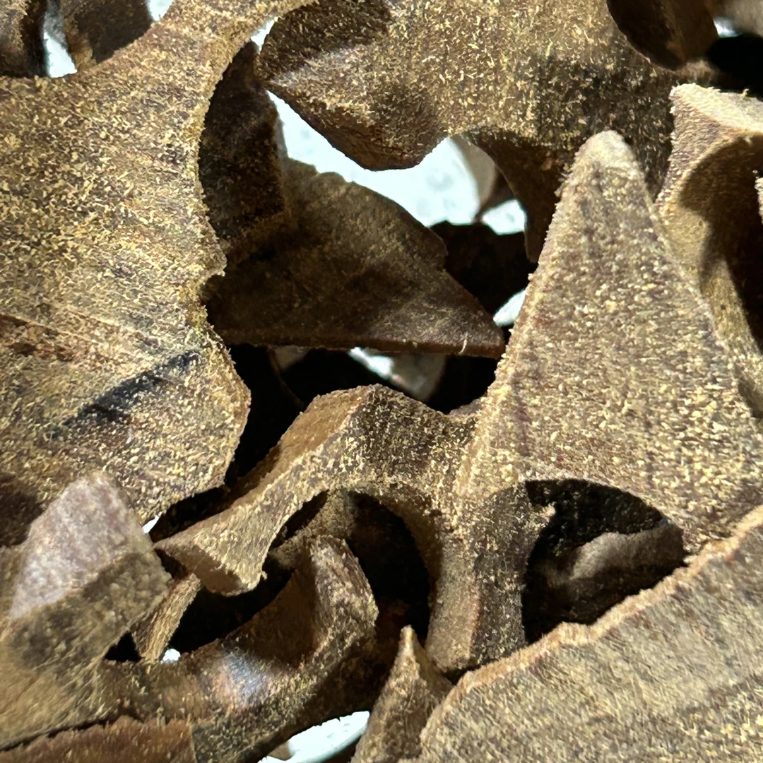 迈索尔老山檀香顶老料232号百年树根黑油碎料35克