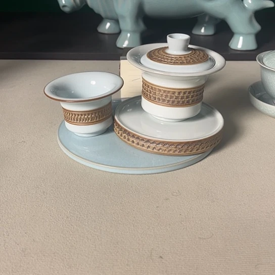 一***光青焱汝瓷月白重工盖碗