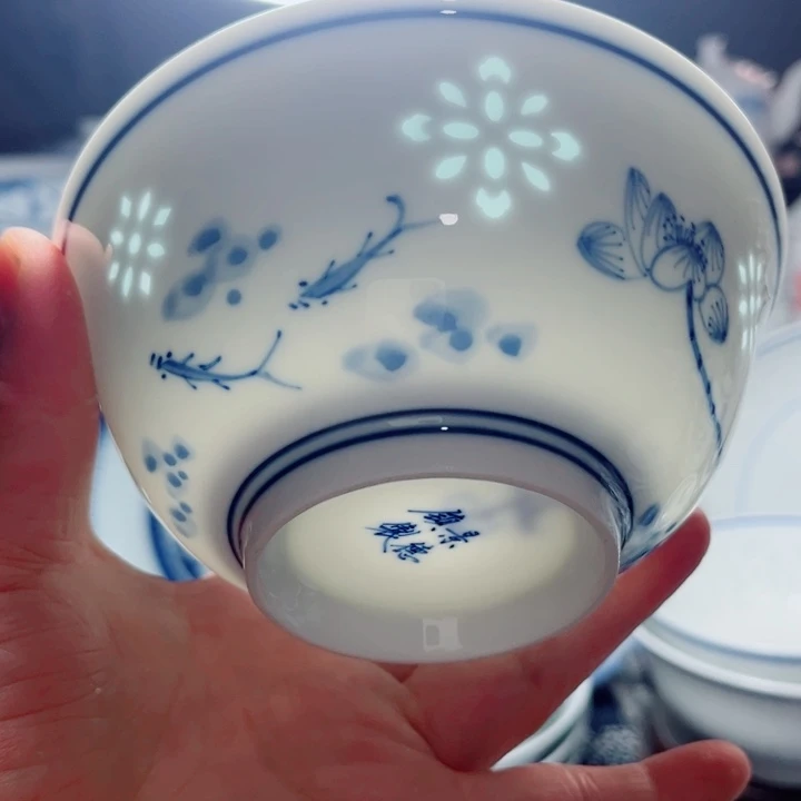 青花玲珑5寸饭碗手绘荷花鱼的