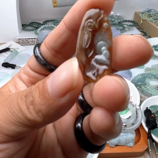翡翠未镶嵌颈饰翡翠感悟人生