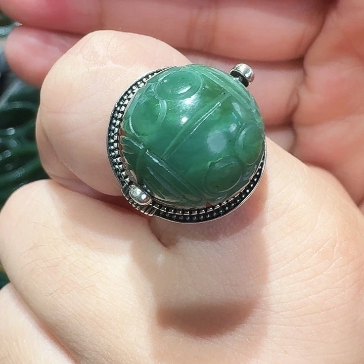 未镶嵌和田玉耳饰