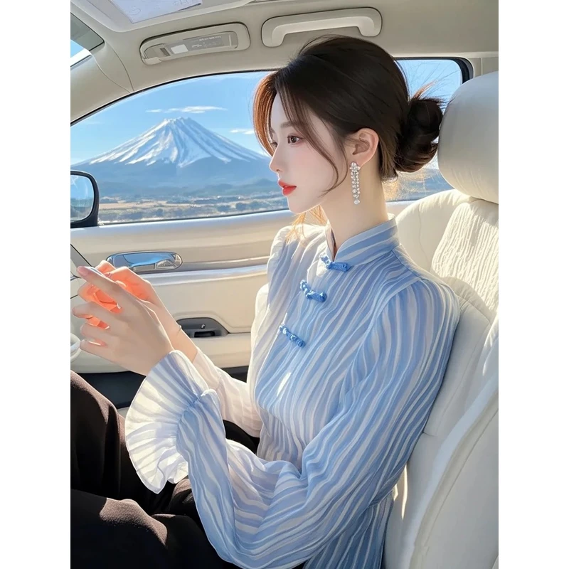 新中式国风蓝色条纹立领衬衫2025早春女装独特超好看唐装盘扣上衣