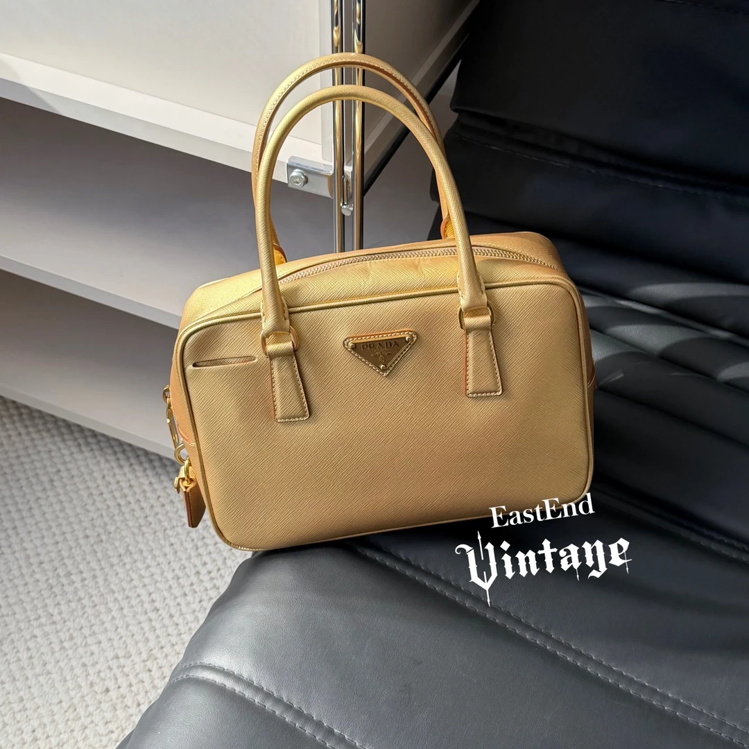 95新 Prada/普拉达 東区-金色十字纹牛皮小号枕头包/53285