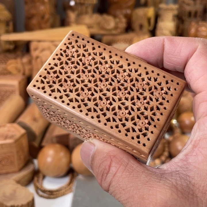 檀香木其他老山檀香镂空盒子