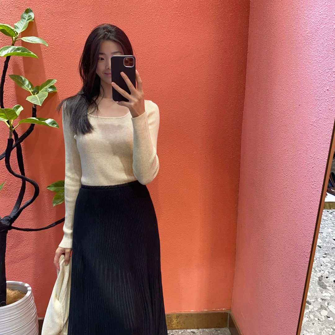 （默茗服装）香草奶盖针织上衣