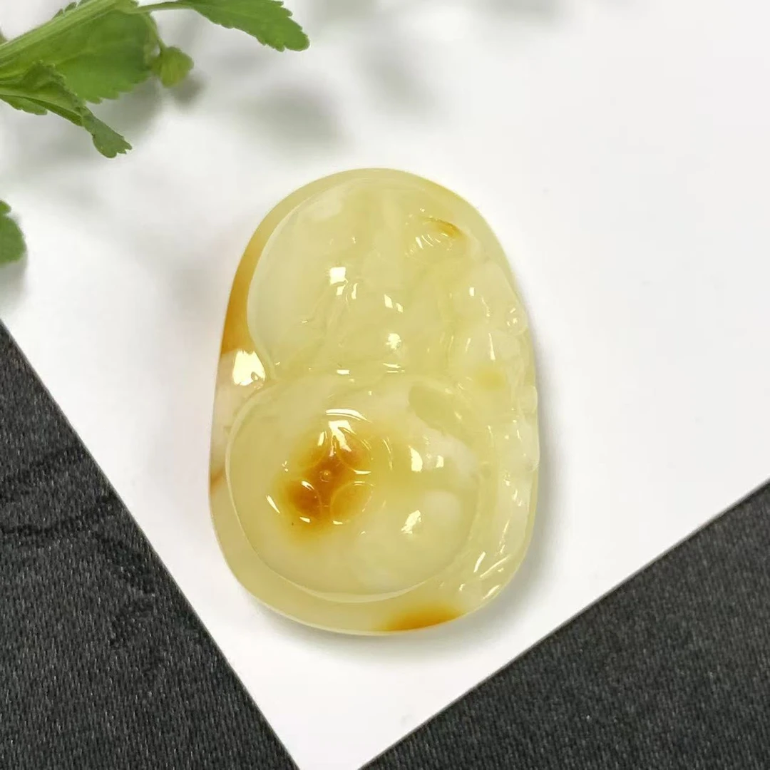 「戴琴珠宝」Z829-蜜蜡雕刻件吊坠（多样性发其一）