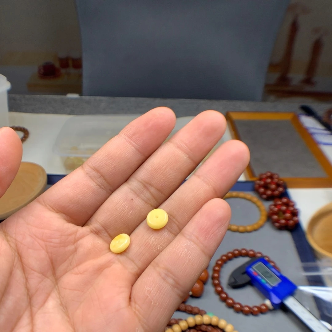 孙***猴头核桃吊坠蜡隔片