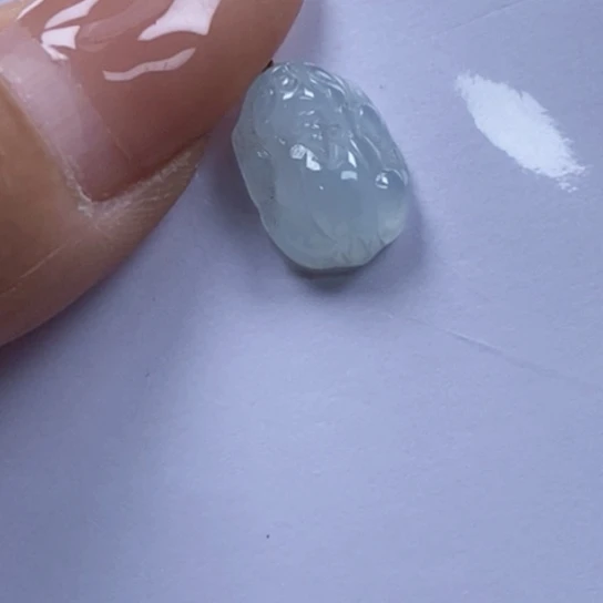 颈饰18K金镶嵌翡翠吊坠