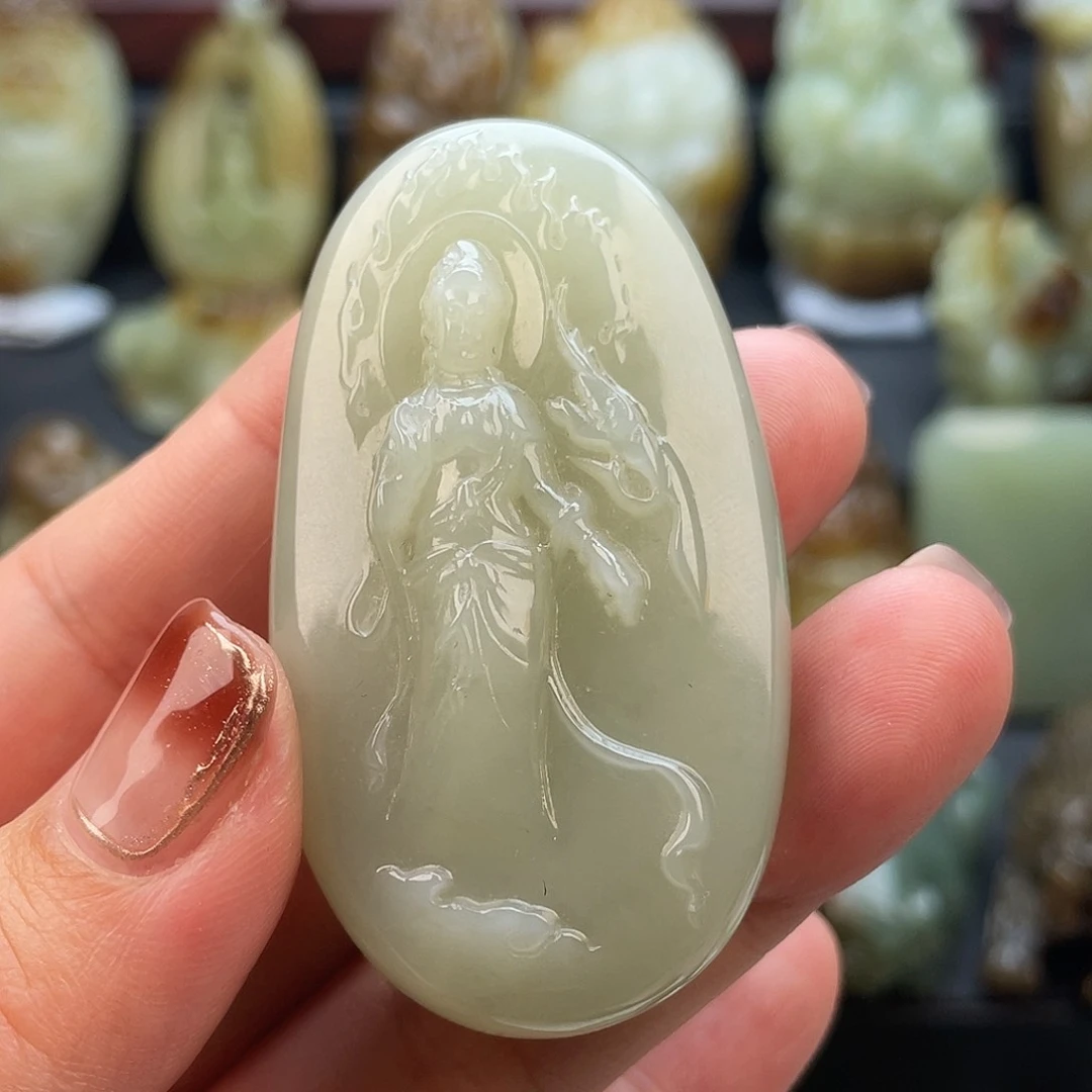 和田玉颈饰未镶嵌卓**凡