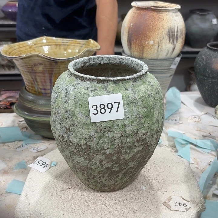 摆件高18，口9，有孔3897